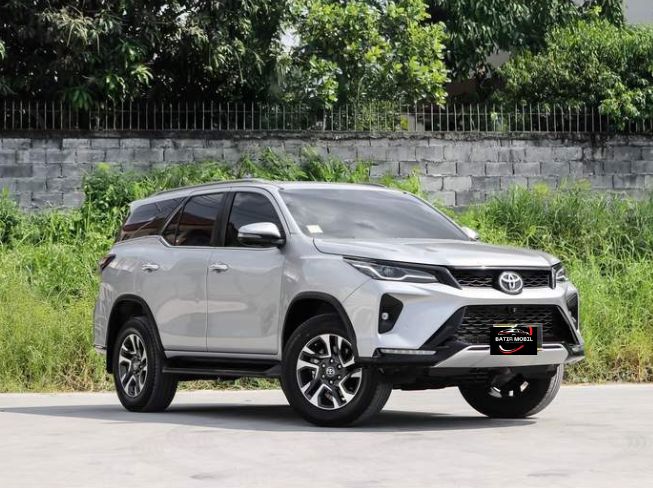 Toyota Fortuner 2.4 Leader V 2WD AT