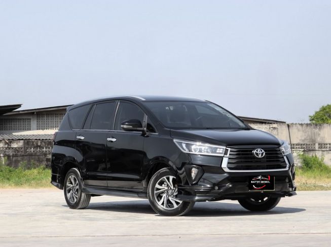 Toyota Innova 2.8 Crysta (AT)